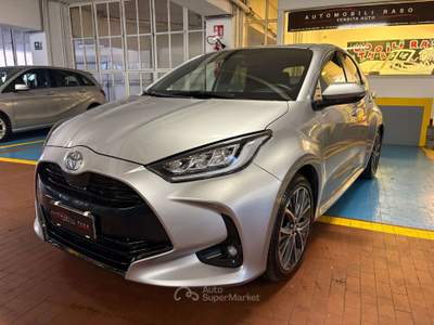 Toyota Yaris Yaris IV 1.5h 130 Lounge Argento usata Milano
