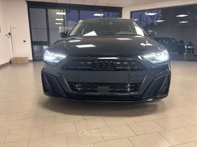 Audi A1 SPB 30 1.0tfsi Identity Black 116cv Nero usata Meda