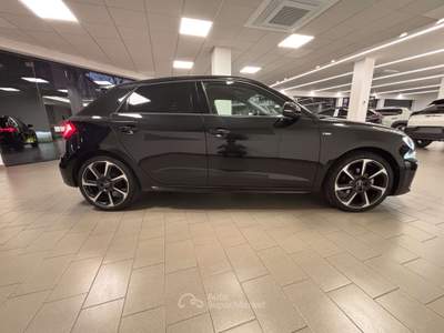 Audi A1 SPB 30 1.0tfsi Identity Black 116cv Nero usata Meda