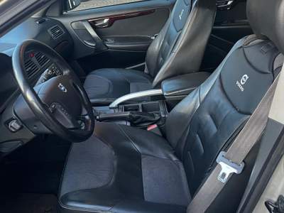 Volvo V70/XC70 VOLVO XC70 AWD MOMENTUM 2.4 TURBO ISCRITTA A.S.I. Argento usata Pian Camuno