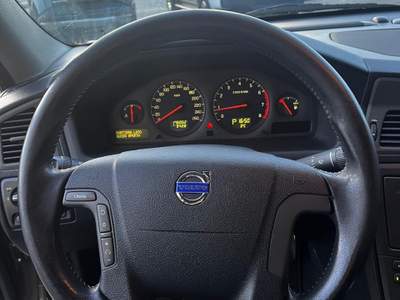 Volvo V70/XC70 VOLVO XC70 AWD MOMENTUM 2.4 TURBO ISCRITTA A.S.I. Argento usata Pian Camuno