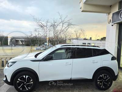 Peugeot 2008 S&S EAT8 Allure Pack#LED#PELLE#CAM#VIRTUAL3D#CARPLAY Bianco usata Altamura
