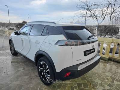 Peugeot 2008 S&S EAT8 Allure Pack#LED#PELLE#CAM#VIRTUAL3D#CARPLAY Bianco usata Altamura