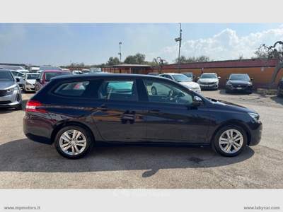 Peugeot 308 308 SW BUSINESS 1.6 HDi 115CV Blu/Azzurro usata Bari