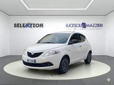 Lancia Ypsilon  - ypsilon 1.2 69 cv 5 porte gpl ecochic gol Bianco usata Ancona