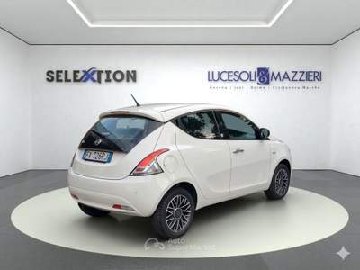 Lancia Ypsilon  - ypsilon 1.2 69 cv 5 porte gpl ecochic gol Bianco usata Ancona