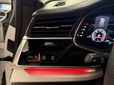 Audi Q8 3.0 V6 286 CV Quattro S-TRONIC S-LINE Bianco usata Cardito
