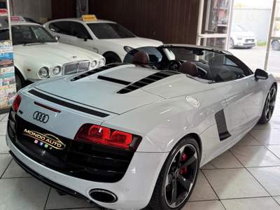 Audi R8 V 10 525 CV R-TRONIC QUATTRO SPYDER Bianco usata Cardito