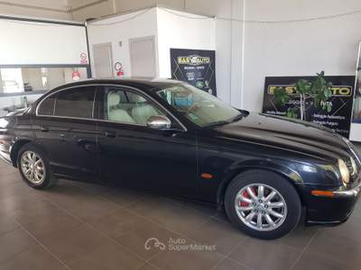 Jaguar S-Type JAGUAR S TYPE 30V6 AUTOMATICA GPL EXECUTIVE Nero usata Lagosanto