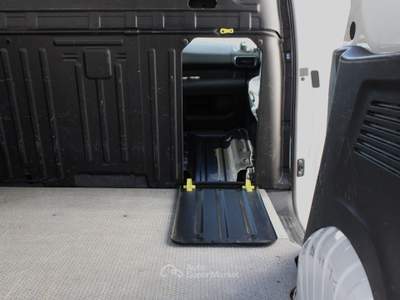 Peugeot Partner BlueHDi 100 S&S PC Furgone Premium Bianco usata DUE CARRARE