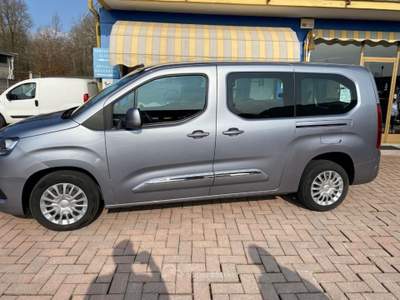 Toyota Proace 1.5D 130 CV S&S Long D Lounge 7 POSTI Grigio usata Brusnengo