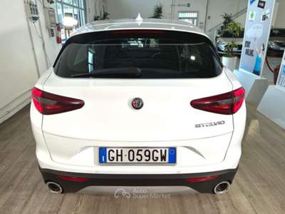 Alfa Romeo Stelvio 2.2 Turbodiesel 160 CV AT8 RWD Business Bianco usata Roma