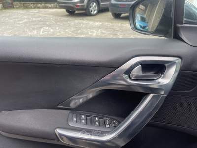 Peugeot 2008 S&S Black Matt NEO PATENTATI Grigio usata Perugia