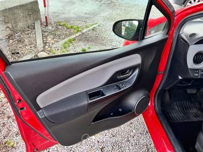 Toyota Yaris Tagliandi ufficiali Rosso usata Sestri Levante