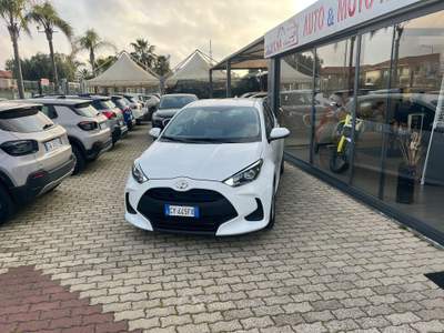 Toyota Yaris vettura iva esposta  km 21000 Bianco usata San Gregorio di Catania