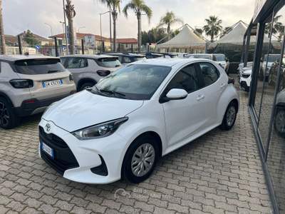 Toyota Yaris vettura iva esposta  km 21000 Bianco usata San Gregorio di Catania