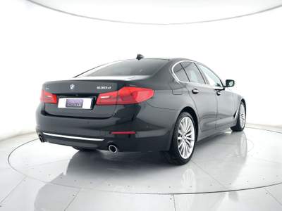 BMW Serie 5 530d 530d xdrive luxury 249cv auto tetto pano+pelle+camera+c.19" Nero usata Ghedi