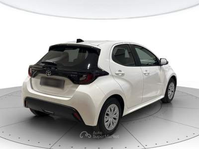 Toyota Yaris 1.5h active e-cvt Bianco usata Verona