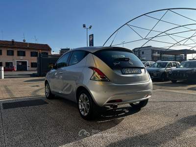 Lancia Ypsilon Ypsilon 1.2 mya 69cv Grigio usata Torino