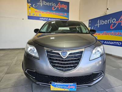 Lancia Ypsilon 1.3 MJT 16V 95 CV 5 porte S&S Silver Grigio usata ADRANO