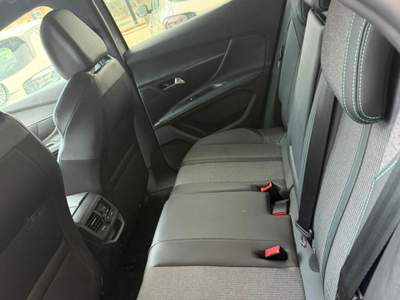 Peugeot 3008 vettura iva esposta  km 31000 Grigio usata San Gregorio di Catania