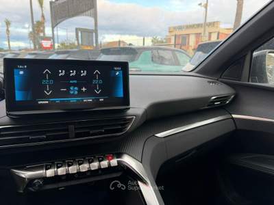 Peugeot 3008 vettura iva esposta  km 31000 Grigio usata San Gregorio di Catania