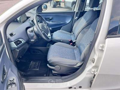 Lancia Ypsilon 1.0 FireFly 5 porte S&S Hybrid Gold Bianco usata Pieve di Soligo