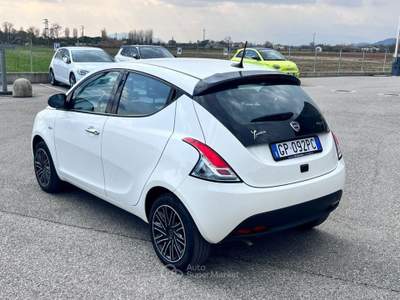 Lancia Ypsilon 1.0 FireFly 5 porte S&S Hybrid Gold Bianco usata Pieve di Soligo