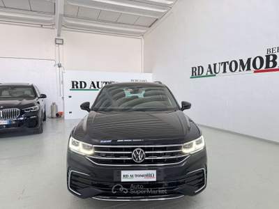 Volkswagen Tiguan Tiguan 2.0 tdi R-Line BM 4motion dsg Nero usata Ciserano