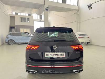 Volkswagen Tiguan Tiguan 2.0 tdi R-Line BM 4motion dsg Nero usata Ciserano