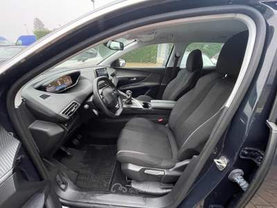 Peugeot 3008 3008 1.5 bluehdi Active s&amp;s 130cv Nero usata Sarego