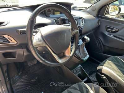 Lancia Ypsilon 85 CV 5 porte DFN Gol usata Arzano