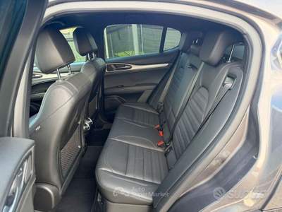 Alfa Romeo Stelvio AT8 Q4 V usata Minturno