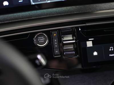 Peugeot 3008 Hybrid 136 e-DCS6 GT Bianco usata Pozzuoli