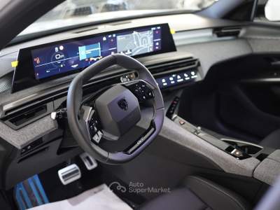Peugeot 3008 Hybrid 136 e-DCS6 GT Bianco usata Pozzuoli