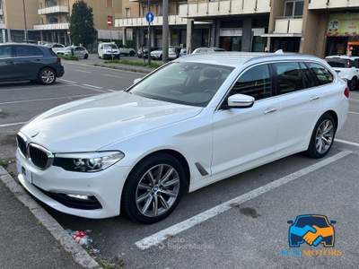 BMW Serie 5 530d Futura d Touring xdrive auto PROMMO Bianco usata Treviglio