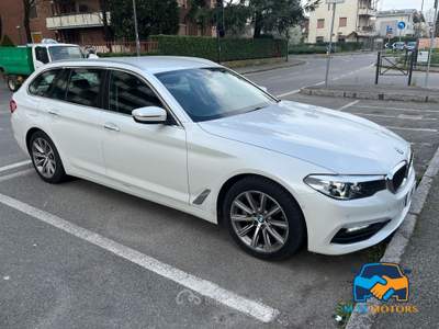 BMW Serie 5 530d Futura d Touring xdrive auto PROMMO Bianco usata Treviglio