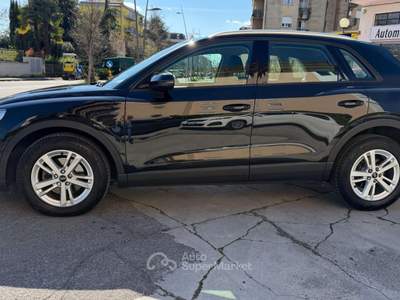 Audi Q3 35 2.0 tdi Business s-tronic Nero usata Romano di Lombardia