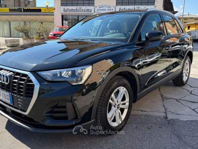 Audi Q3 35 2.0 tdi Business s-tronic Nero usata Romano di Lombardia