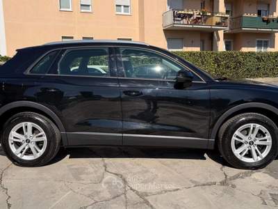 Audi Q3 35 2.0 tdi Business s-tronic Nero usata Romano di Lombardia
