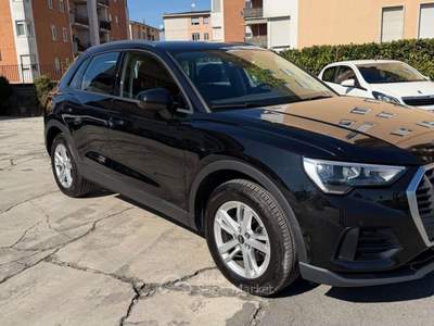 Audi Q3 35 2.0 tdi Business s-tronic Nero usata Romano di Lombardia