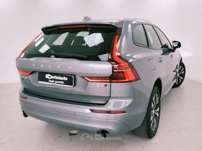 Volvo XC60 B4 (d) AWD Geartronic Momentum Grigio usata Lurate Caccivio