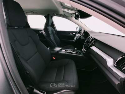 Volvo XC60 B4 (d) AWD Geartronic Momentum Grigio usata Lurate Caccivio