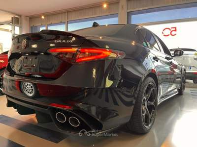 Alfa Romeo Giulia 2.9 V6 Bi-Turbo AT8 Quadrifoglio Nero usata Caorle