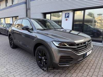 Volkswagen Touareg 3.0 tdi Black Style tiptronic  TELECAMERA CARPLAY Grigio usata Monza