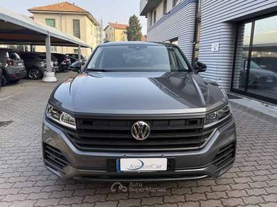 Volkswagen Touareg 3.0 tdi Black Style tiptronic  TELECAMERA CARPLAY Grigio usata Monza