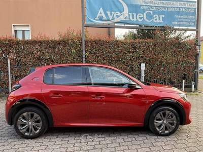 Peugeot 208 e Allure Pack 100kW TELECAMERA CARPLAY IVA ESPOSTA Rosso usata Monza