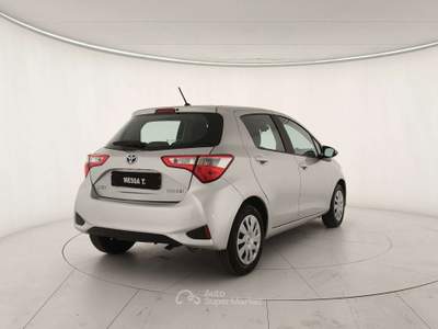 Toyota Yaris Yaris 5p 1.5h Cool Grigio usata Monza