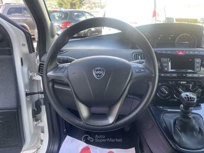 Lancia Ypsilon 5 porte S&S Hybrid Ecochic NEO PATENTATI Bianco usata Perugia