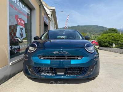 Fiat 600 Hybrid DCT MHEV POP Blu/Azzurro usata Pinerolo